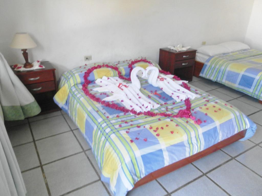 Hotel Pelican Bay Puerto Ayora  Bagian luar foto
